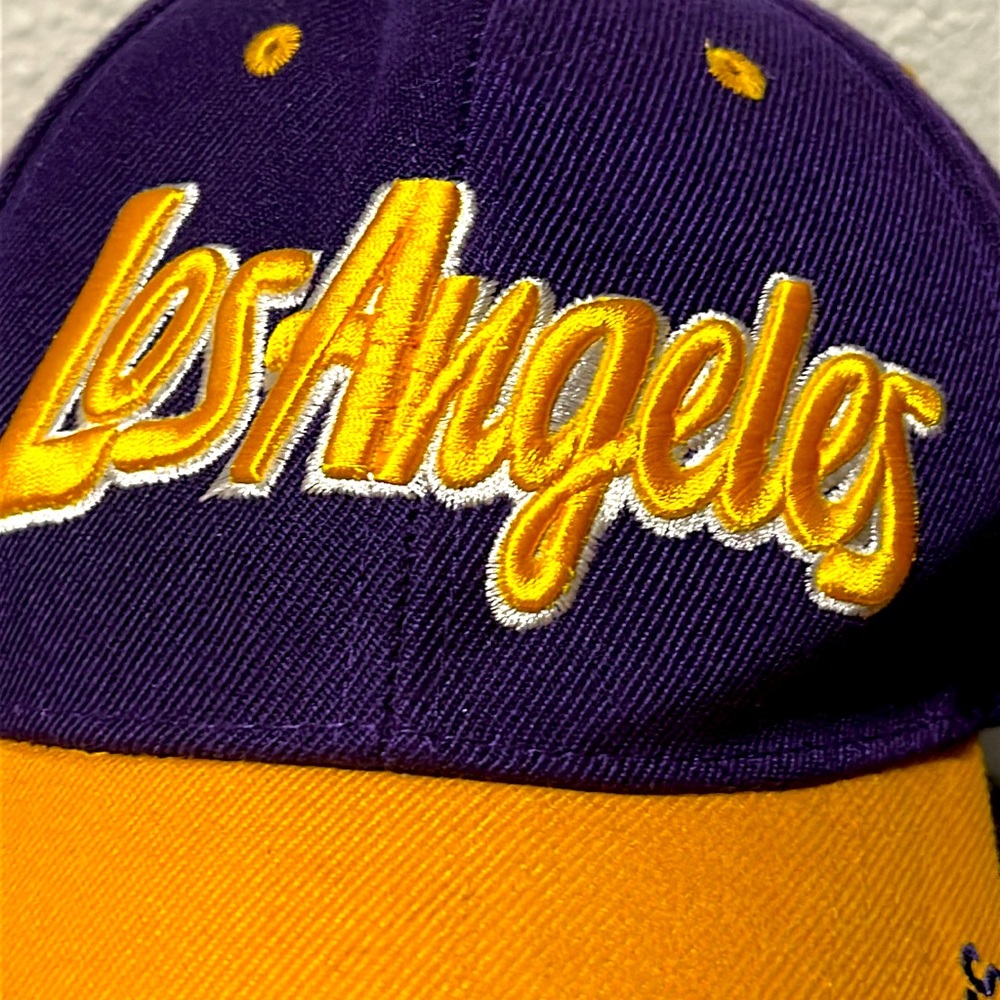 LA LAKERS AMERICAN NEEDLE PURPLE/ GOLD CAP STRAPBACK W/ LOS ANGELES ON THE BACK. - Picture 2 of 5